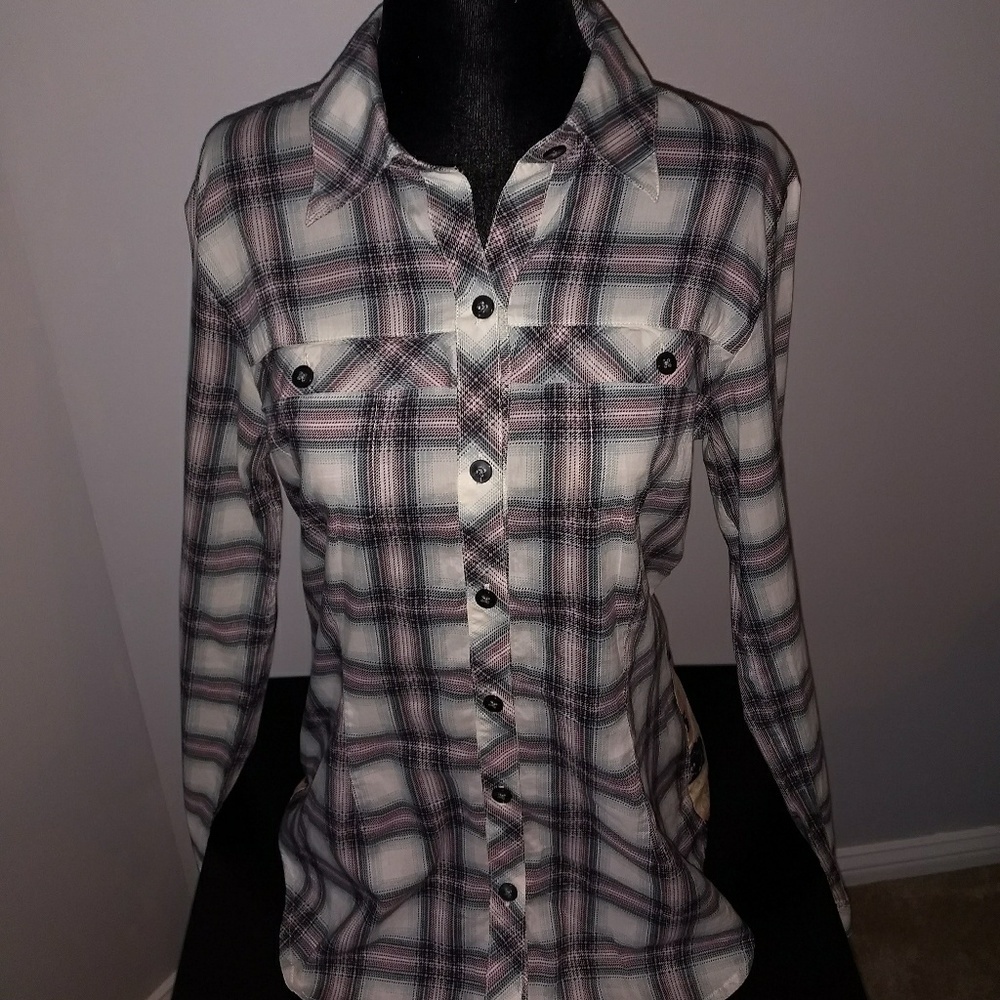 Cabi Long sleeve button down shirt sz s